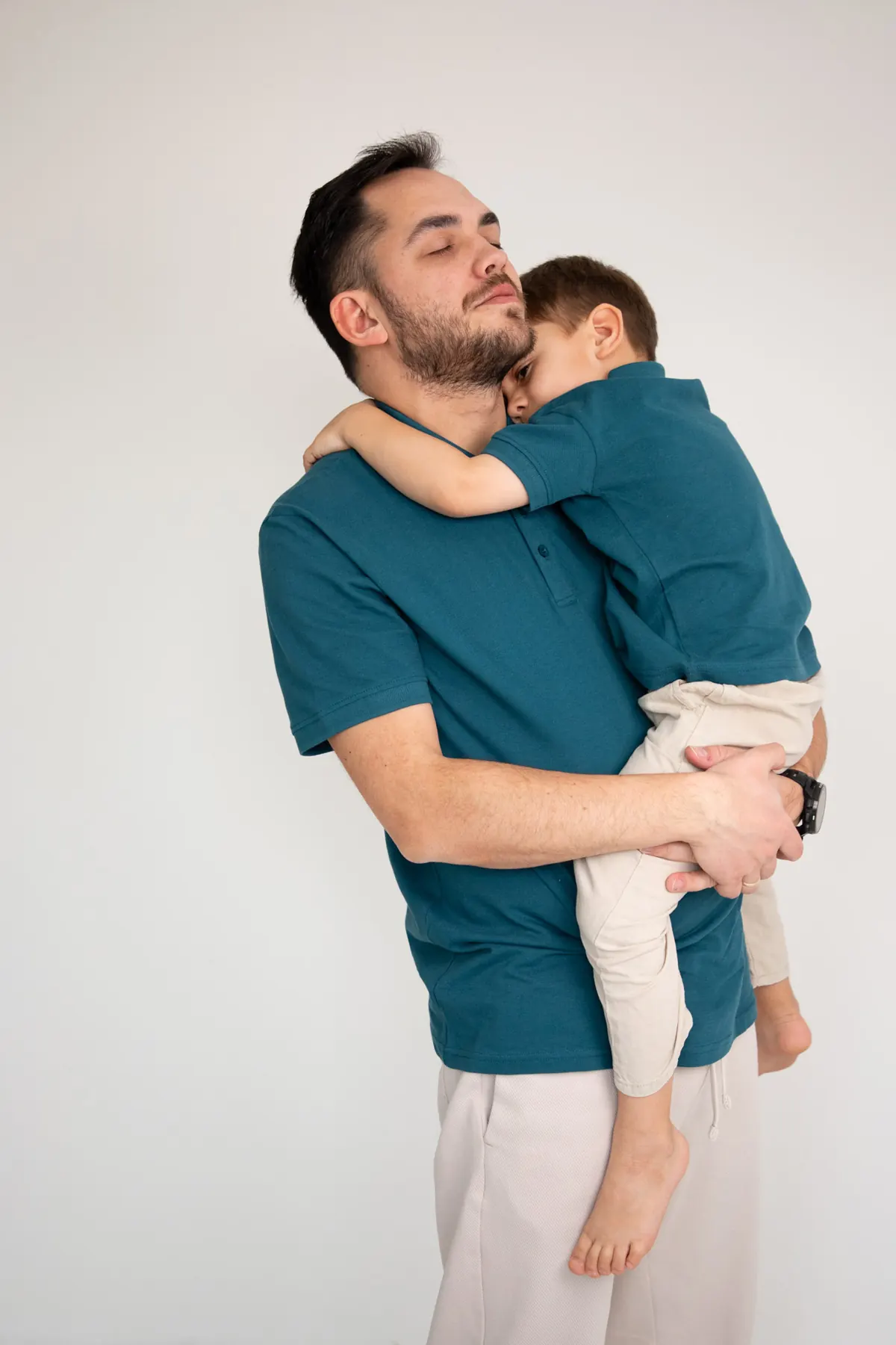 Zdjęcie produktowe z udziałem mamy i dziecka — fotografia Asia Iwaszkiewicz