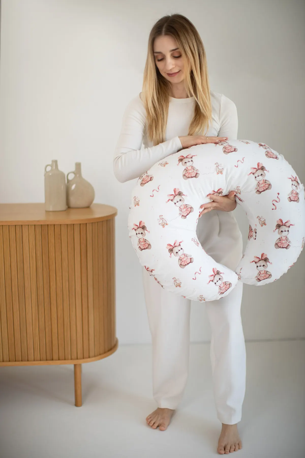 Zdjęcie produktowe z udziałem mamy i dziecka — fotografia Asia Iwaszkiewicz
